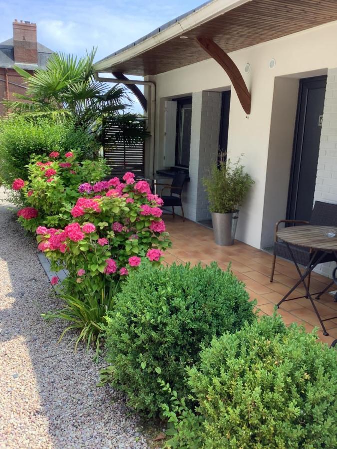 La Rivière-Saint-Sauveur Hotel Monet מראה חיצוני תמונה